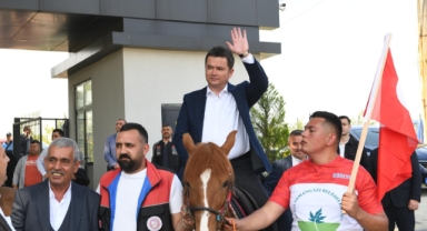 Osmangazi’de geleneksel rahvan at koşusu coşkusu