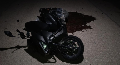 Otomobil ile motosiklet kafa kafaya çarpıştı: 2 yaralı