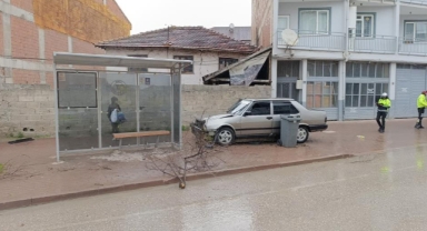 Polisten kaçış otobüs durağında son buldu