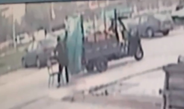 Rahat tavırlarla hırsızlık kamerada