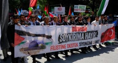 UÜ öğrencilerinden vicdan nöbeti: Zulme karşı sessiz kalmıyoruz