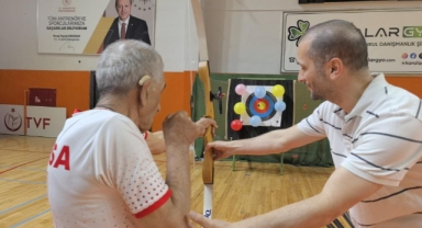 Yaşlı sporcular birbiriyle yarıştı