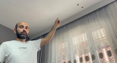 Abisini evden çıkarmak için tavanı böyle deldi