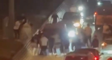 Asker konvoyundaki şahısların kavgası kamerada
