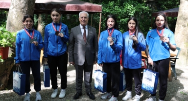 Başkan Bozbey, Bursa’nın gururu sporcularla buluştu