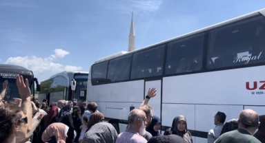 Bursa'da ilk hac kafilesi dualarla yola çıktı
