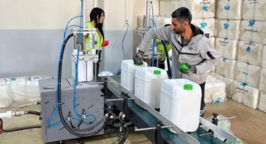 Büyükşehir'den açılışa özel 10 bin bidon gübre