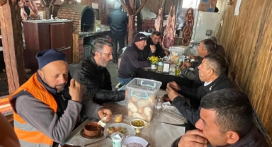 Dualı güveçlerden yemek için akın akın geliyorlar