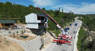 Evi yıkımdan vinçle kurtaran kişi konuştu