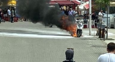 Gemlik'te motosiklet alev alev yandı