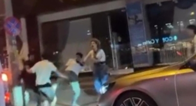 Gençler caddeyi boks ringine çevirdi