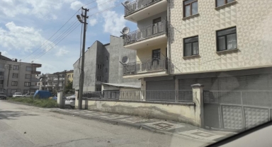 İnegöl'de balkondan düşen çocuk yaralandı