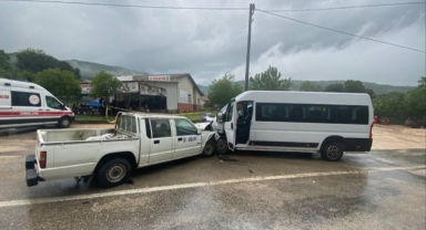Karacabey'de feci kaza: 1 ölü 2 yaralı