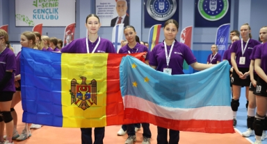 Kardeş Şehirler Voleybol Turnuvası başladı