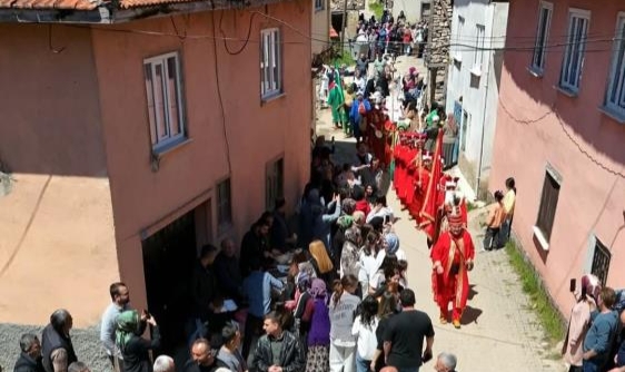 Keles'te Dede aşı büyük ilgi gördü