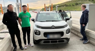 Yasa dışı yollarla göçmen taşıyanlara operasyon!