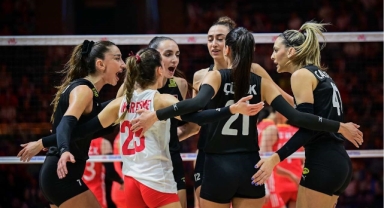 A Milli Kadın Voleybol Takımı’ndan 4’te 4