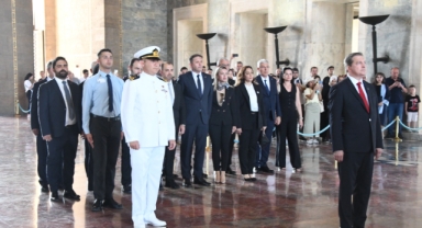BALKANTÜRKSİAD'dan Anıtkabir'e ziyaret