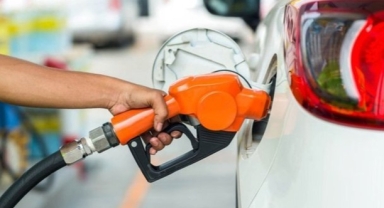 Benzine zam geldi