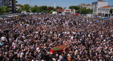 Binlerce insan Ferdi Başkanı gözyaşlarıyla uğurladı
