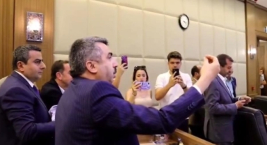 Bursa Büyükşehir Meclisi'nde gerginlik