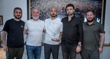 Bursaspor Ahmet İlhan Özek ile yollarını ayırdı