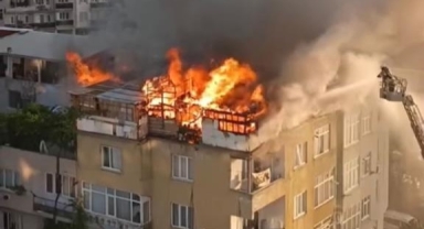 Çatı katı yangınında 1 kişi hayatını kaybetti