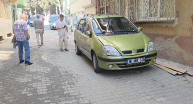 Direksiyon başında fenalaştı 4 araca çarptı