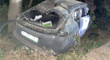 Hurdaya çıkan otomobilden yaralı kurtuldu