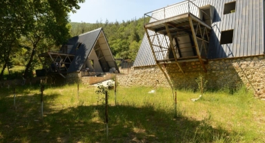 Kaçak villalar bir bir yıkıldı