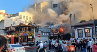 Setbaşı'nda büyük yangın! 