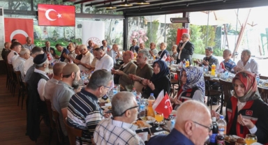 Vali Ayyıldız, şehit babaları ile bir araya geldi