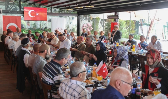 Vali Ayyıldız, şehit babaları ile bir araya geldi