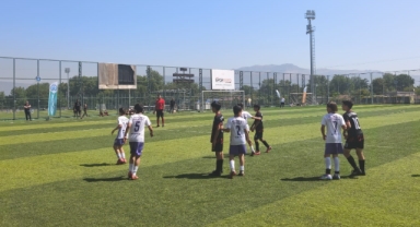 Yıldırımda futbol şöleni