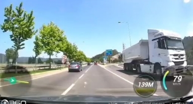 Yolu karıştıran tır sürücüsü otoban'a tersten girdi