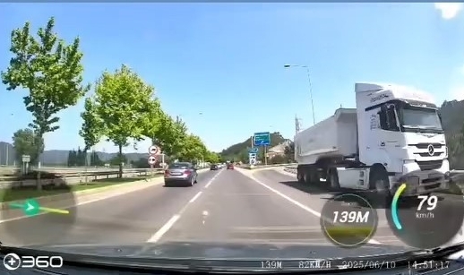 Yolu karıştıran tır sürücüsü otoban'a tersten girdi