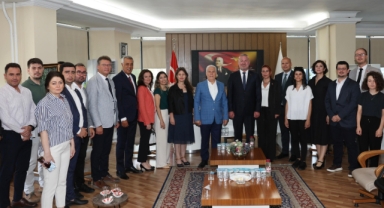 Başkan Bozbey Karacabey'de ziyaretlerde bulundu