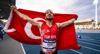 Berke Akçam’dan altın madalya