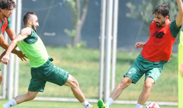 Bursaspor sabah antrenmanında tempoyu yükseltti