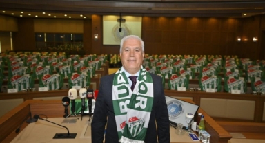 Bursaspor taraftarından, Mustafa Bozbey’e teşekkür yağmuru
