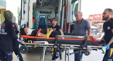 İnegöl'de motosiklet dolmuş durağına daldı