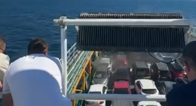 Marmara Adası açıklarında feribotta yangın!