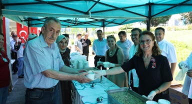 Nilüfer'de şehit ve gazi yakınlarına aşure ikramı