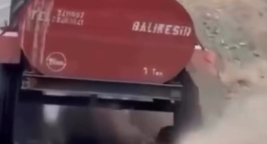 Patlayan lastik bile vatandaşı durduramadı