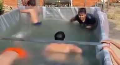 Sıcaktan bunalan vatandaşlar ne yapacağını şaşırdı