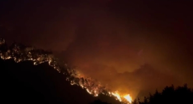 Yangın sebebiyle Karahıdır Mahallesi boşaltılıyor