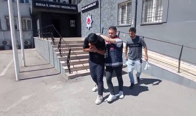 Yaşlı kadın oğlu sandığı dolandırıcıya 672 bin lira kaptırdı