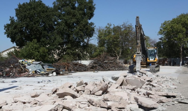 Alaaddinbey’de kaçak yapılara temelden müdahale