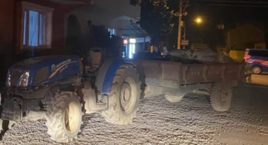 Babasının kullandığı traktörün önüne atlayan çocuk ağır yaralandı