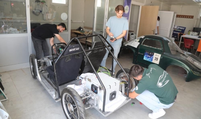 BTÜ öğrencileri elektrikli ve hidrojenli araçlar üretiyor